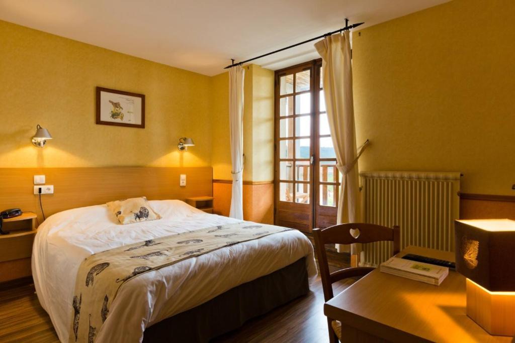 Hotel La Clairiere Chambon-sur-Dolore Ngoại thất bức ảnh